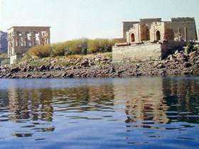 rekonstrukcja Kiosku Trajana i Bramy Dioklecjana na wyspie Agilkia